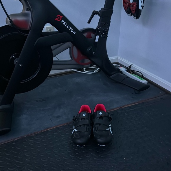 Peloton bike cleat - Picture 3 of 6